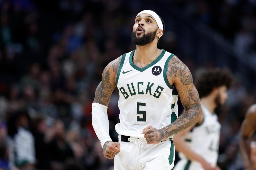 以及一名具 以及一名具